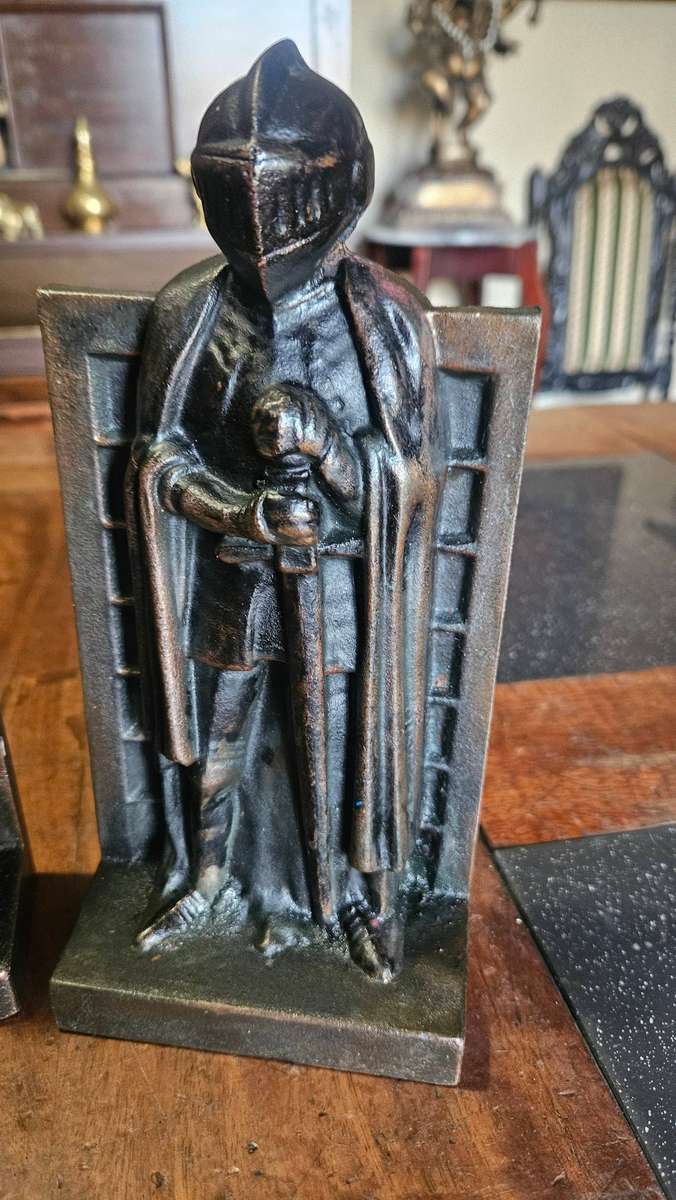 Knights in Shinning Armour Bookends
