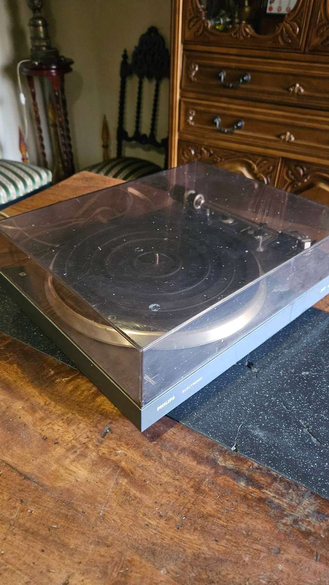 Phillips Turntable