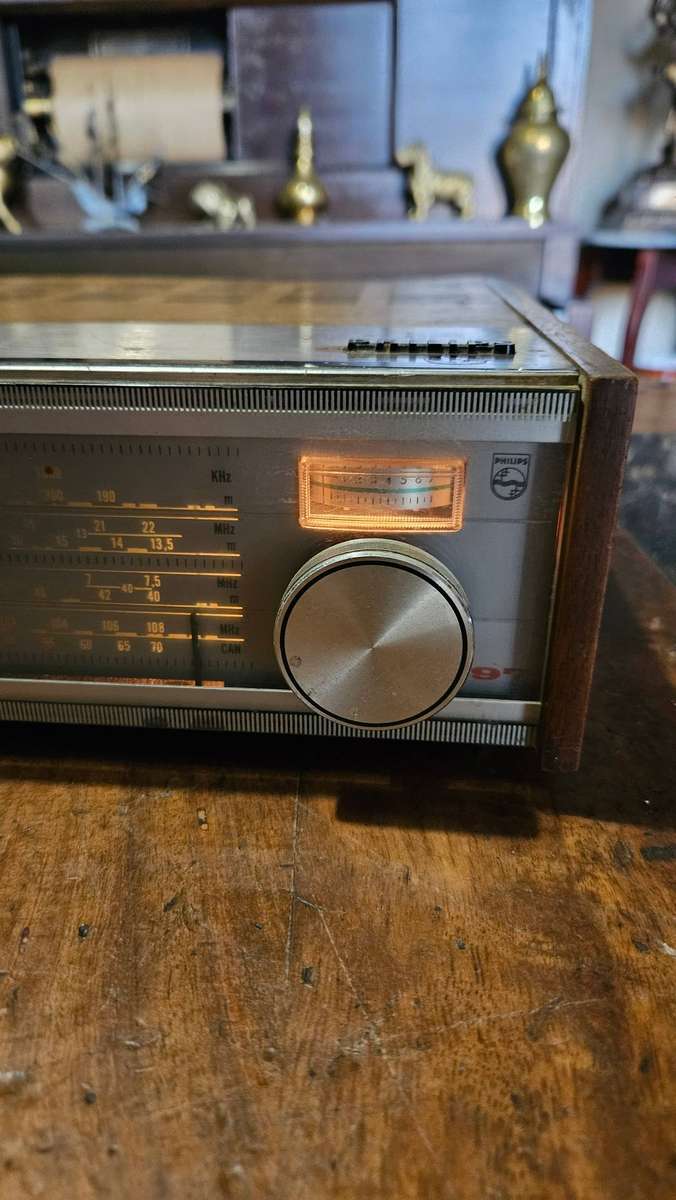 Rare Vintage Philips 697 Tuner Radio