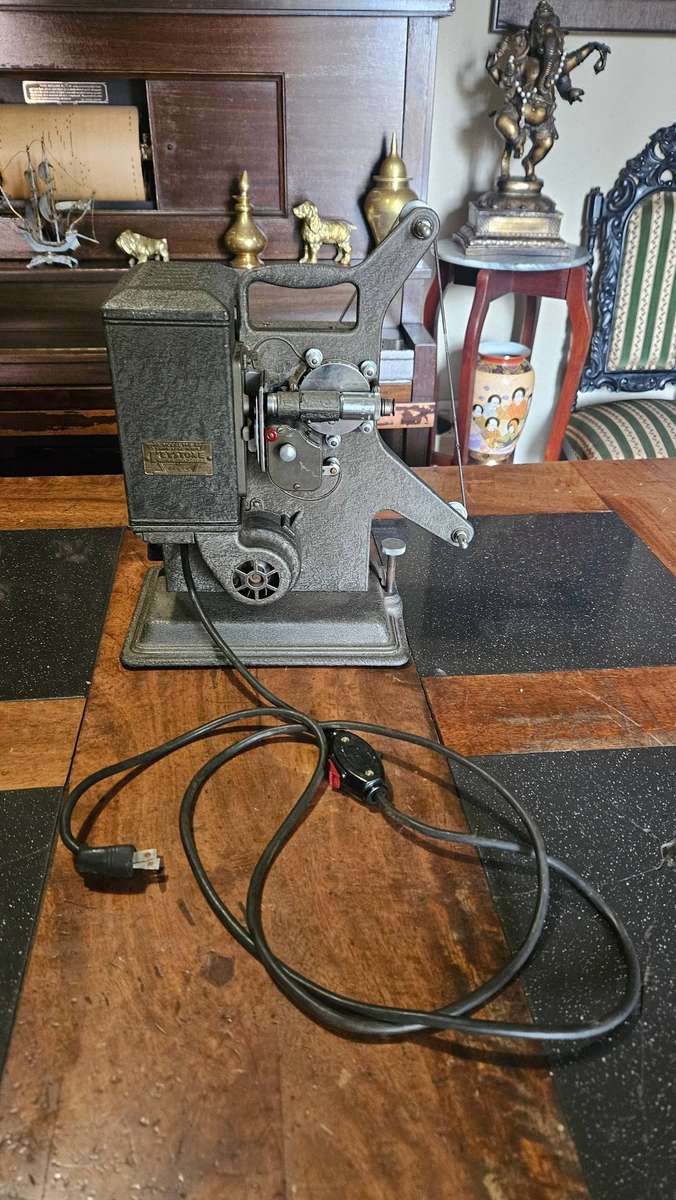 1940's Keystone Projector Model M-8
