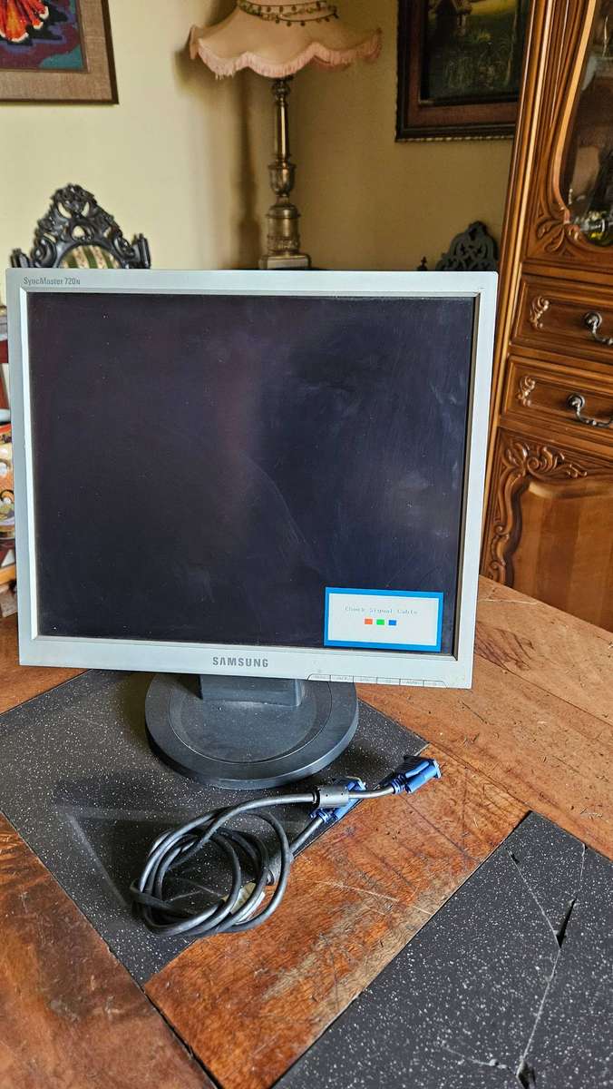 Samsung SyncMaster 720N Monitor