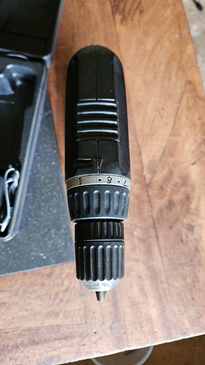 Cordless Drills Bosch PSR18 & Topline MD1120