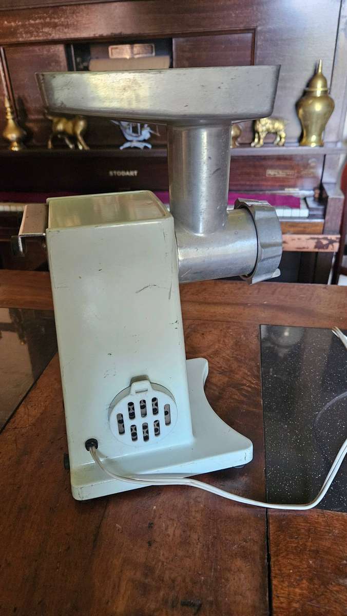 Vintage Toshiba Cooking Master Meat Mincer