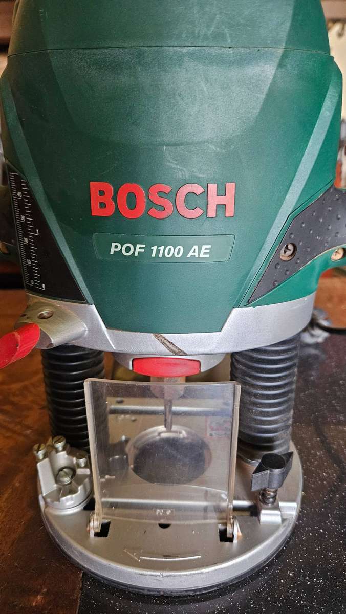Bosch Plunge Router POF 1100 AE
