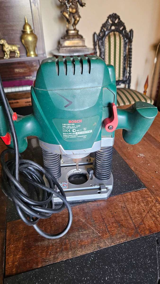 Bosch Plunge Router POF 1100 AE