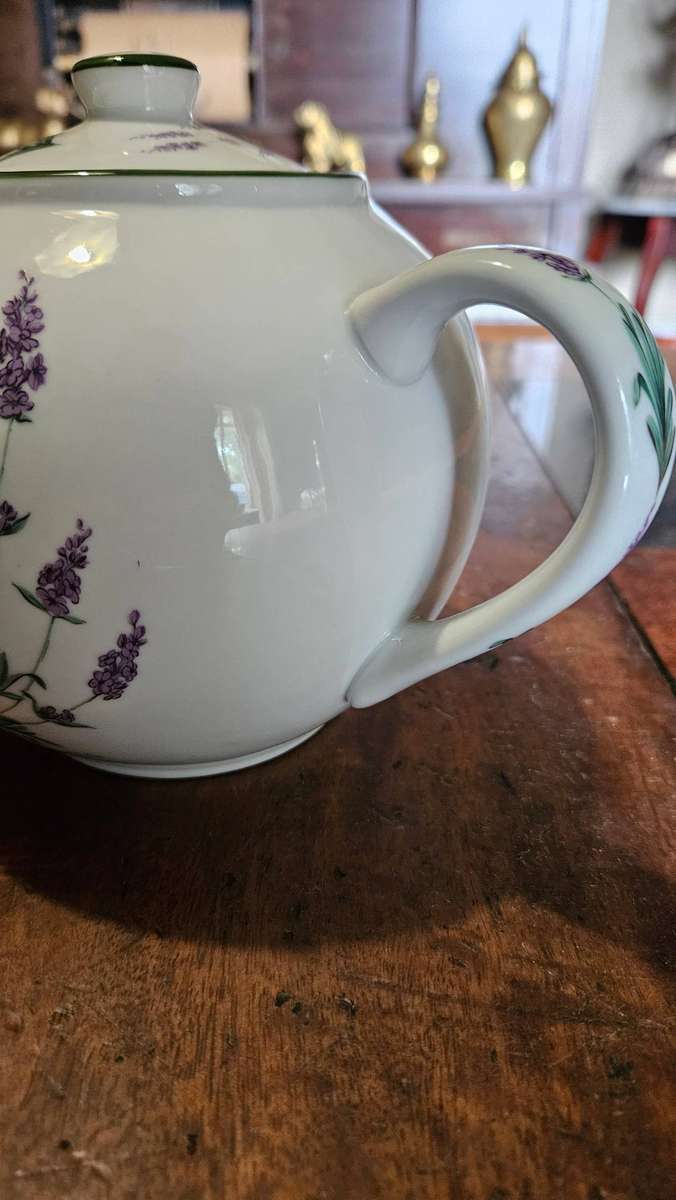 Wiesenthal Lavender Porcelain Tea Pot