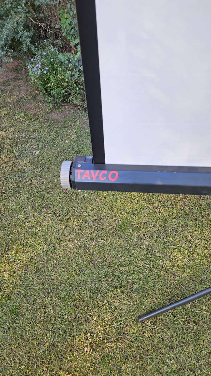 Tavco Projector Screen