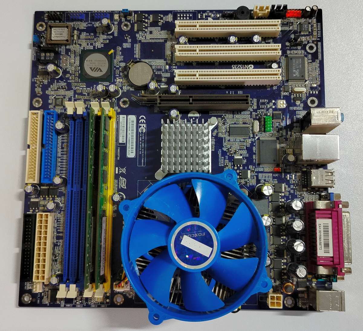 Foxxconn P4M800 + Intel Pentium 4 HT 3.0GHz + 1.5GB DDR2 RAM