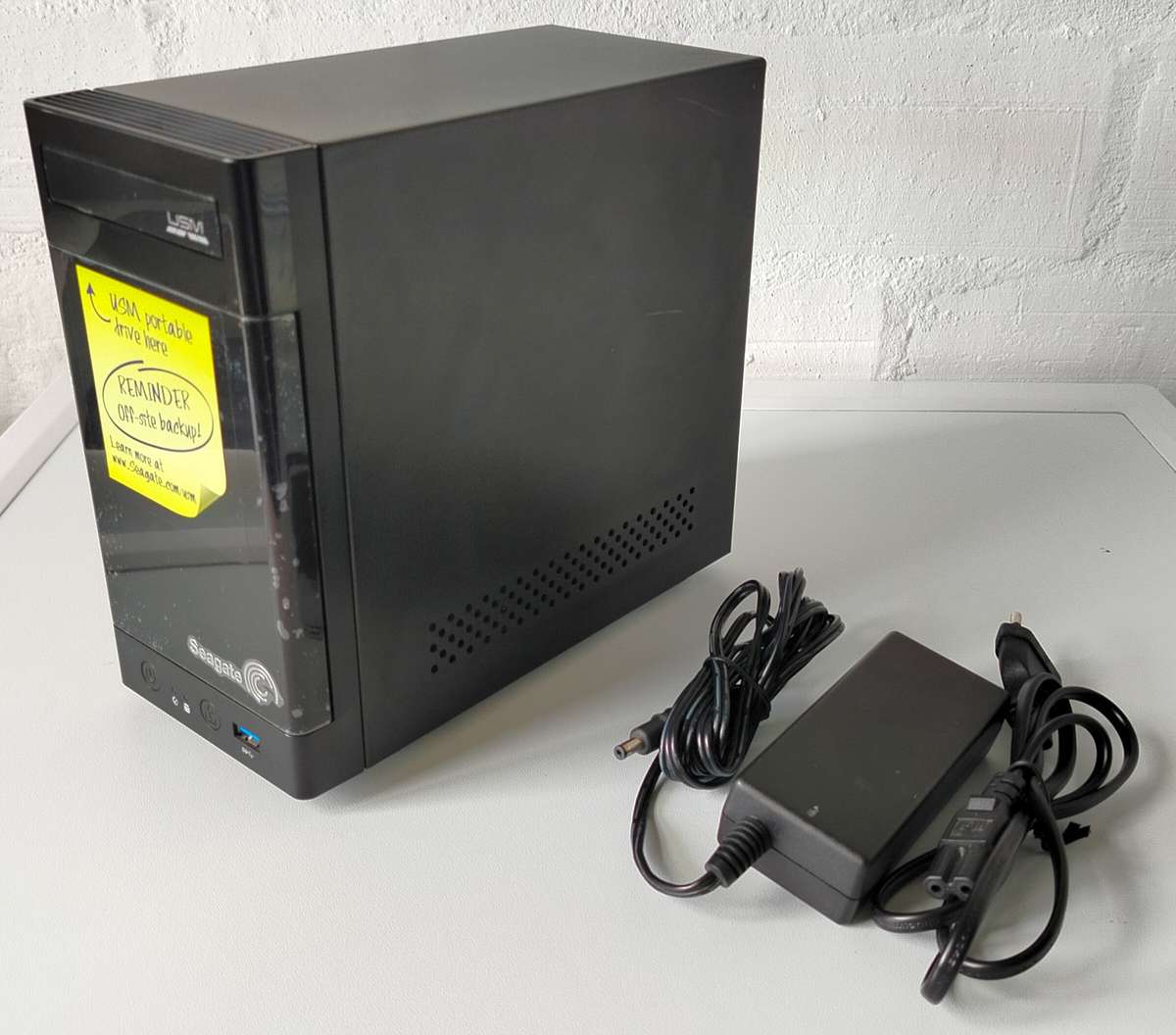 Seagate Business Storage 2-Bay NAS | Model SRN02D