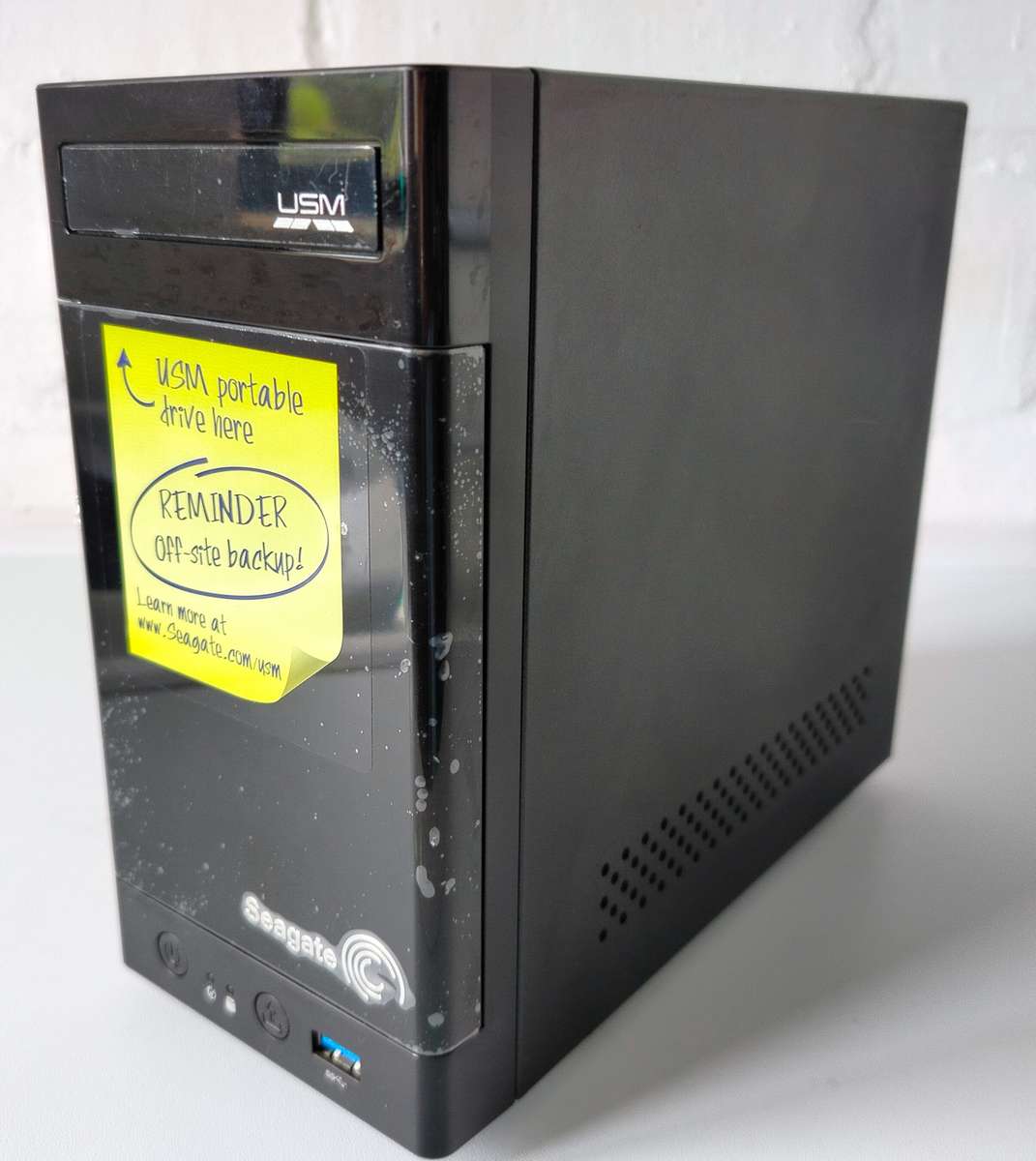 Seagate Business Storage 2-Bay NAS | Model SRN02D