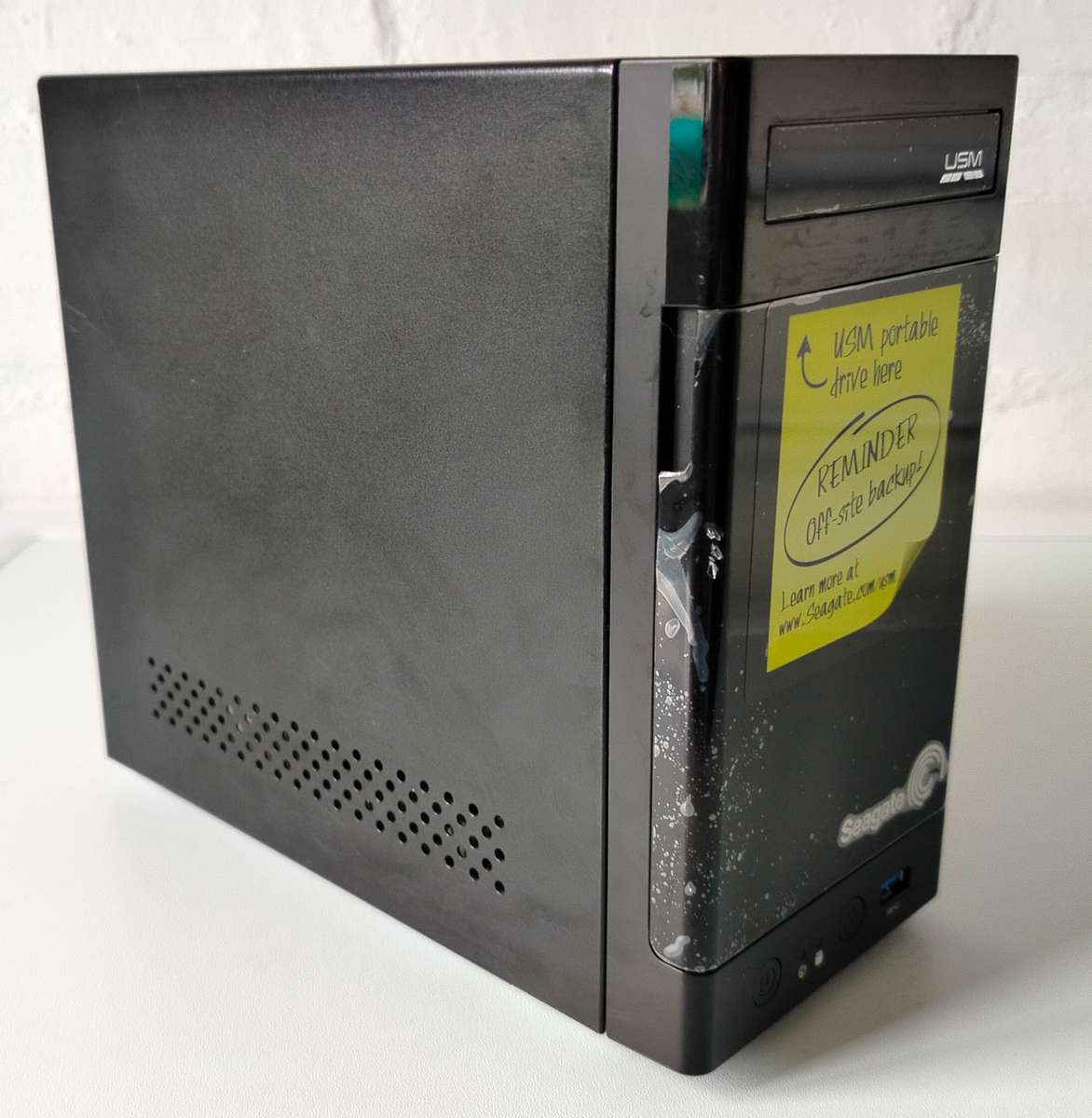 Seagate Business Storage 2-Bay NAS | Model SRN02D