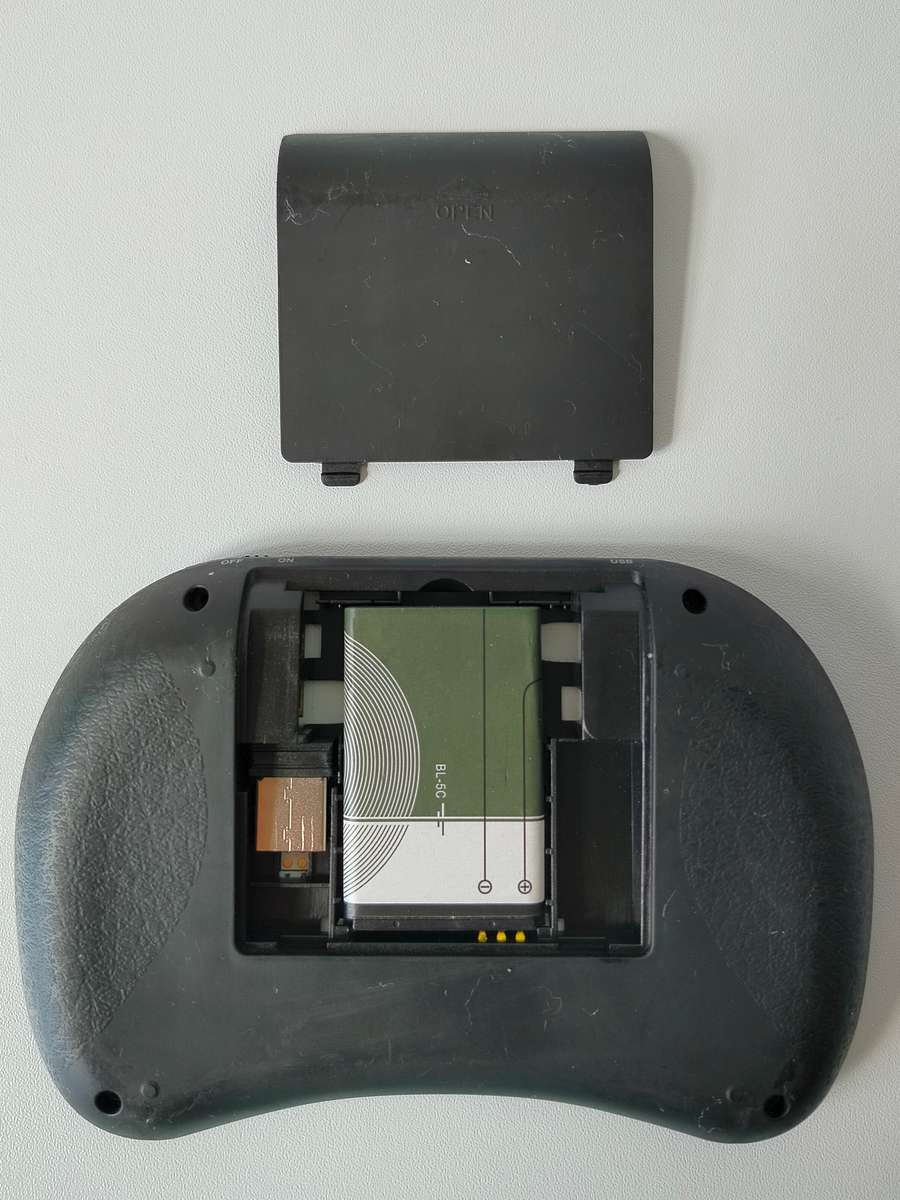 Remote Keyboard with trackpad | USB receiver included | Rechargeable via microUSB