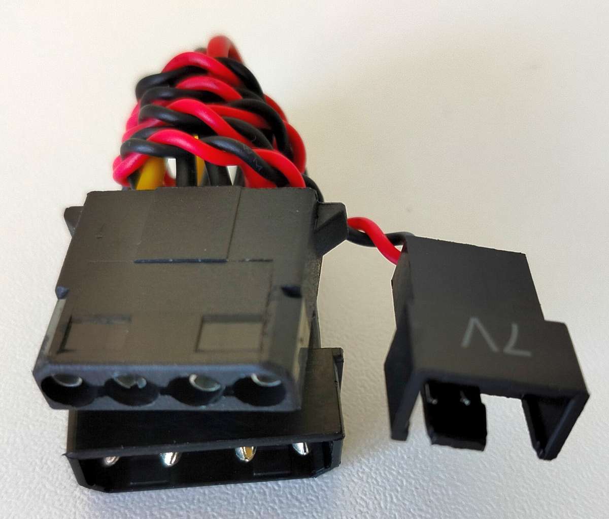 Molex to 4-pin fan adapter cable