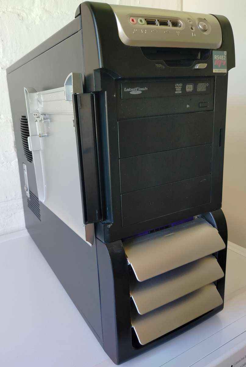 Workstation Tower Case | Full ATX | Door and Louvers working