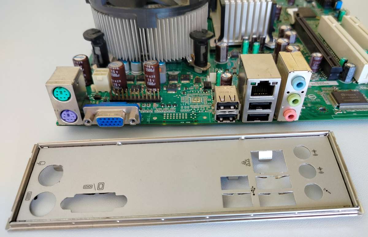 Intel Quad Core 2.5GHz + G41 board + 4GB RAM