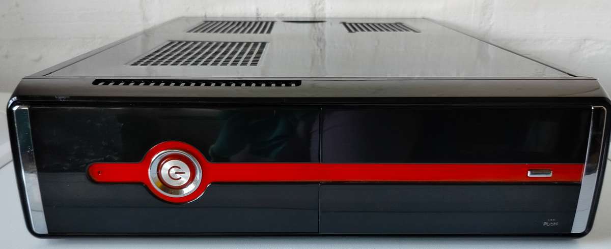 Sleek piano black MSI Low Profile PC | Intel 4C/4T 2.5GHz | 4GB RAM | Windows 11 Pro (activated)