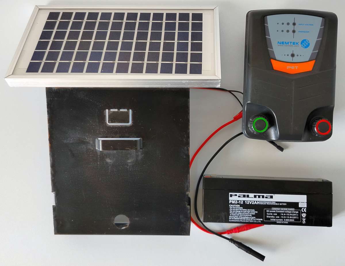 Nemtek Pet Stop Solar Kit | 3W Solar panel, 2Ah battery, energizer