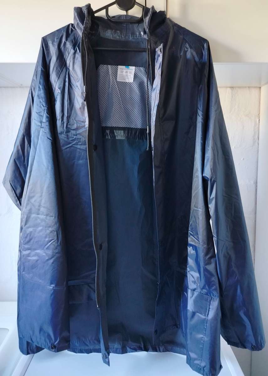 Aqua Skin 2XL Rain Jacket | Navy with hood, zip and snap buttons, two pocket and rear vent