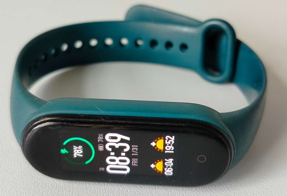 Xiaomi Mi Band 5 | Excellent battery life | Charging cable included