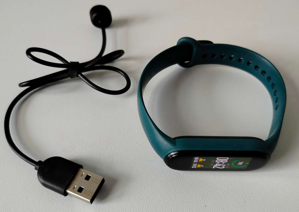 Xiaomi Mi Band 5 | Excellent battery life | Charging cable included