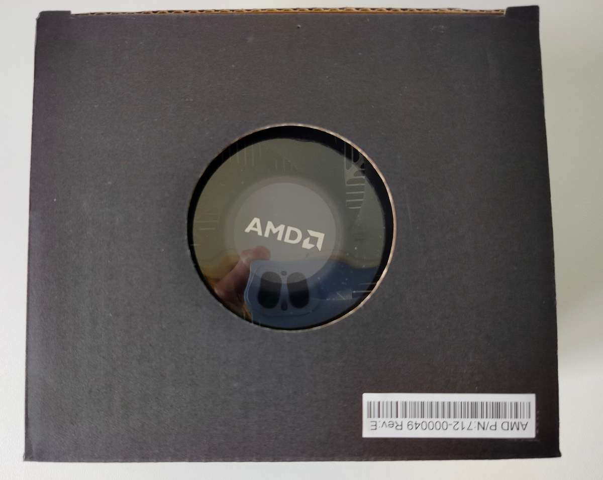 AMD Wraith Spire CPU cooler (non-RGB)