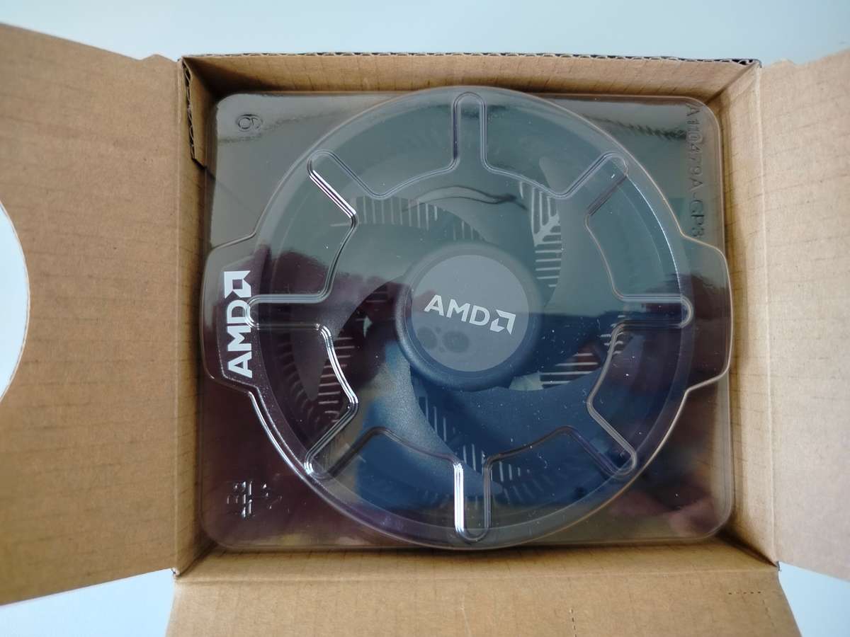 AMD Wraith Spire CPU cooler (non-RGB)