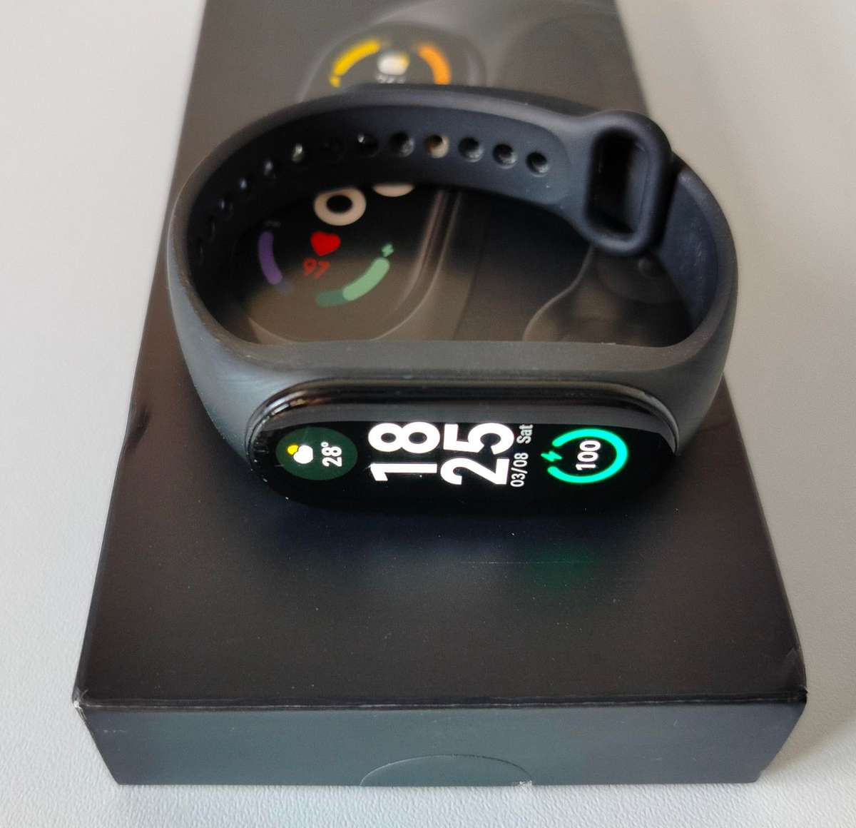 Xiaomi Mi Band 7 with 3 extra straps | In Box with charger cable