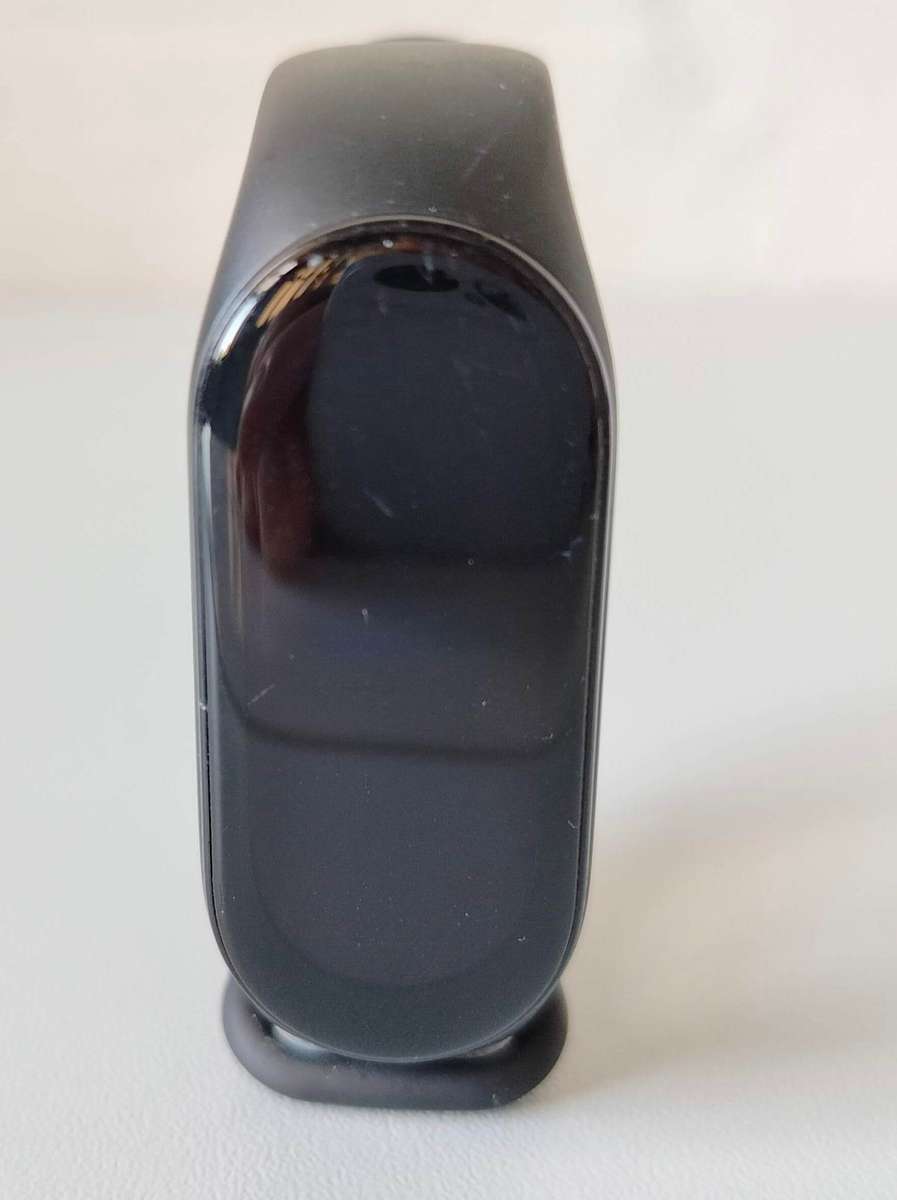 Xiaomi Mi Band 7 with 3 extra straps | In Box with charger cable