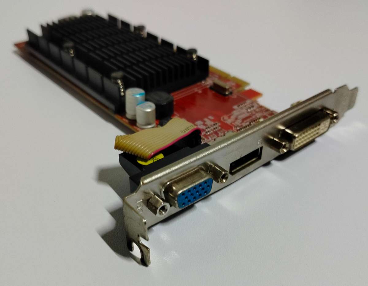 ATI AMD Radeon 5450 | PCI-E | 512MB | VGA, HDMI, DVI