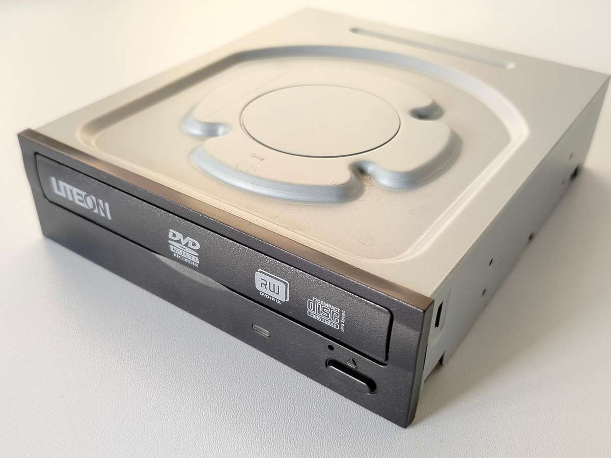 Lite-On SATA DVD Writer | Black | Model : iHAS 324