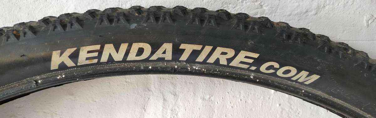 Bicycle tyres and tubes | 29er MTB | Kenda Slant Six 2.2 & Chaoyang Rock Wolf 2.35
