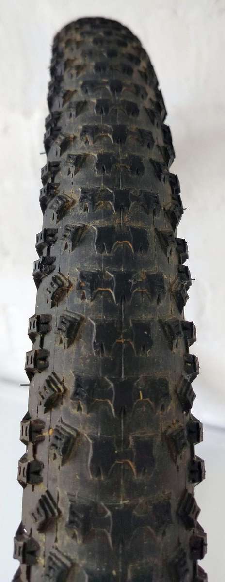 Bicycle tyres and tubes | 29er MTB | Kenda Slant Six 2.2 & Chaoyang Rock Wolf 2.35