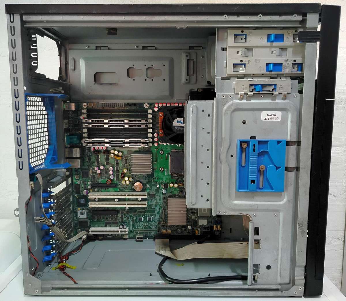 Intel Xeon Server | Dual CPU sockets | 8GB RAM | For spares or repair | Stopped booting, beeps x3