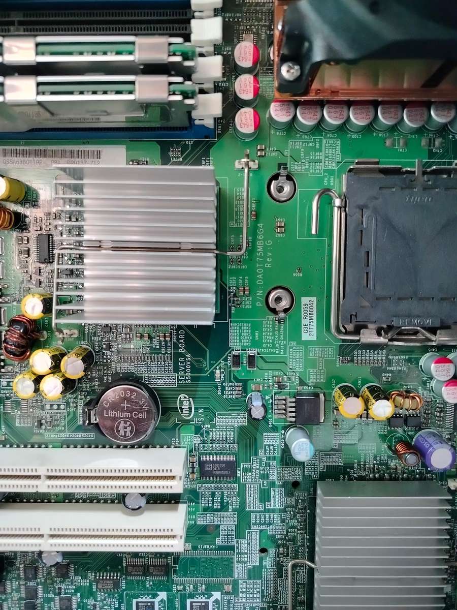 Intel Xeon Server | Dual CPU sockets | 8GB RAM | For spares or repair | Stopped booting, beeps x3