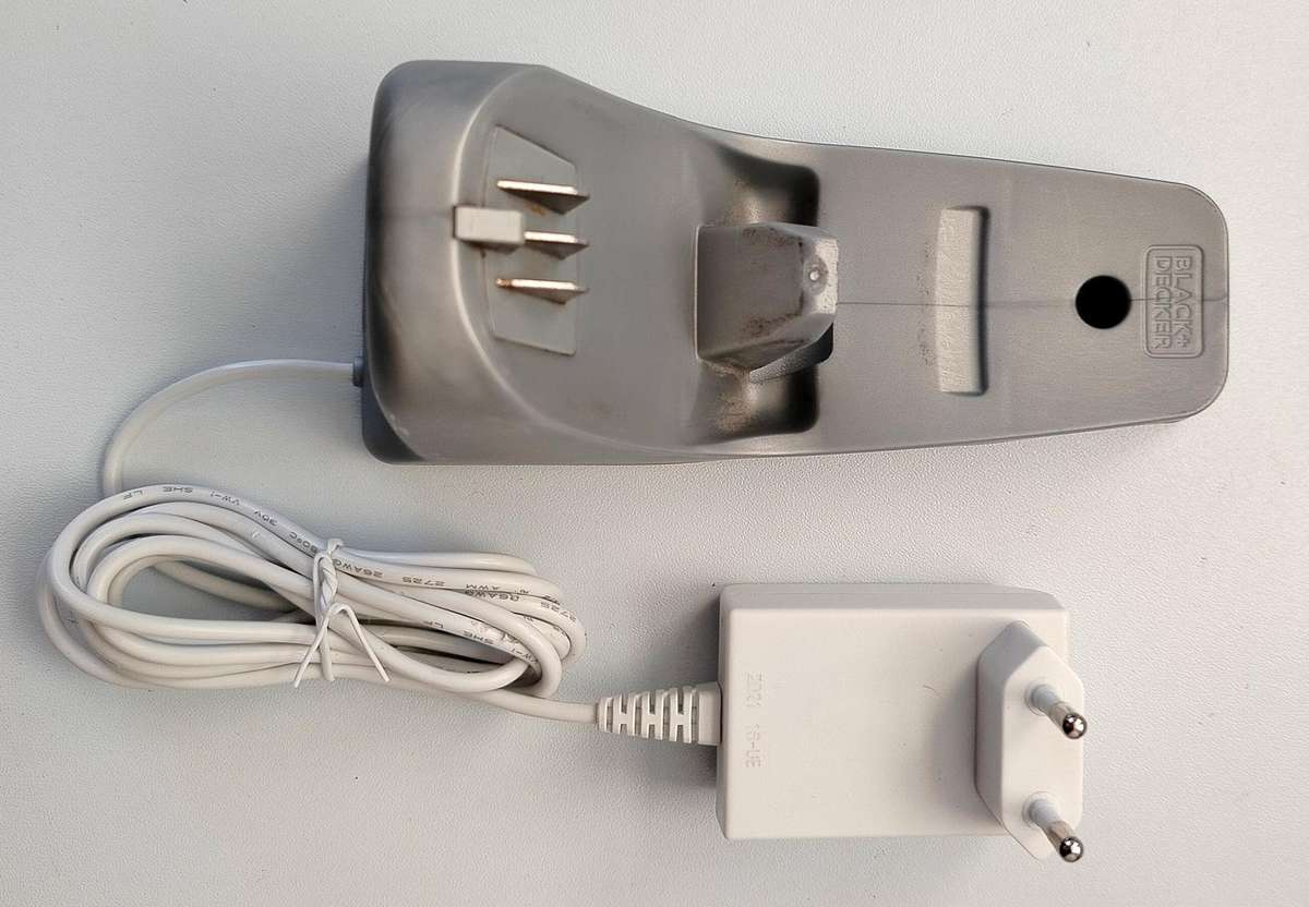 Black&Decker Dustbsuter Handheld cacuum cleaner | Wet & Dry | 7.2v