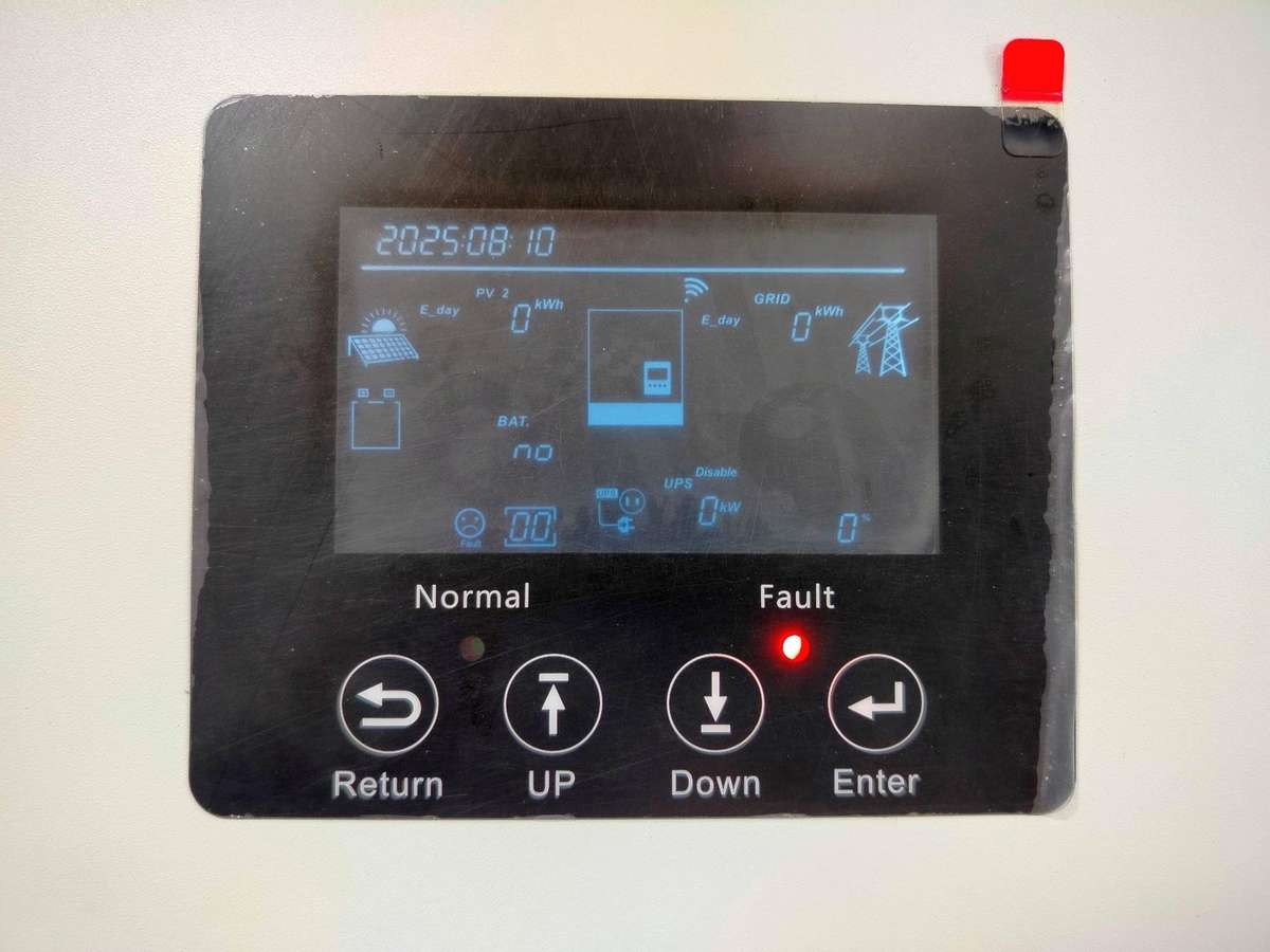 Luxpowertek 5KW SNA5000 | ERROR 00 FAULT | Solar hybrid inverter | For spares or repair