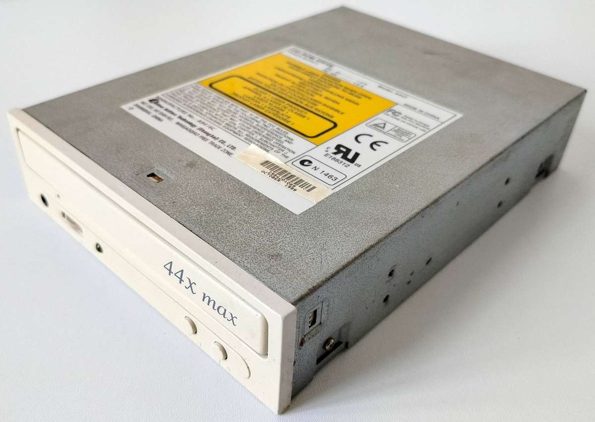 Actima CD-ROM | Beige | Model : A44T | Survivor from 1999 ! | Weight 1.2kg goes up to 44X