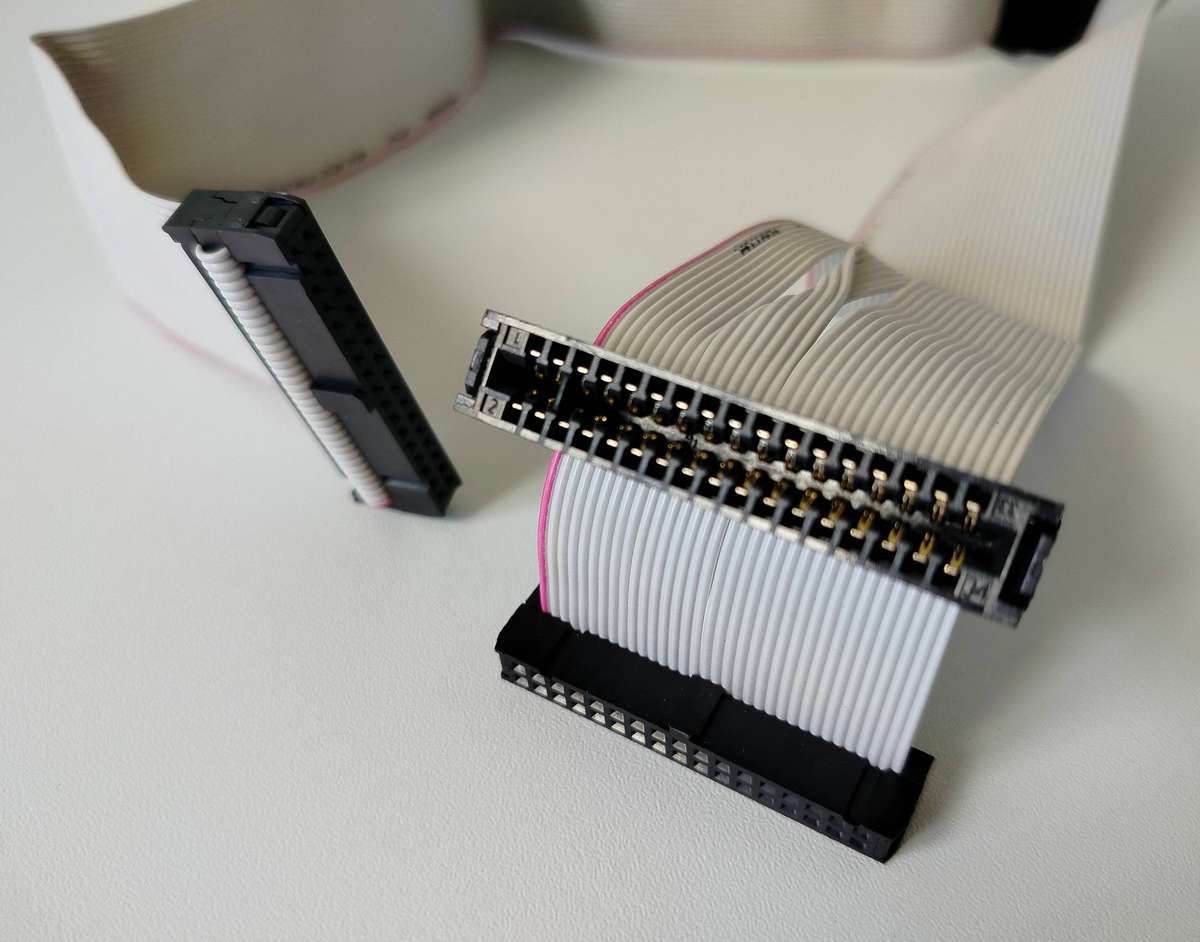 Floppy Cable for 3.5 and 5.25 drives | 34-pin and edge connector | Imported from the USA