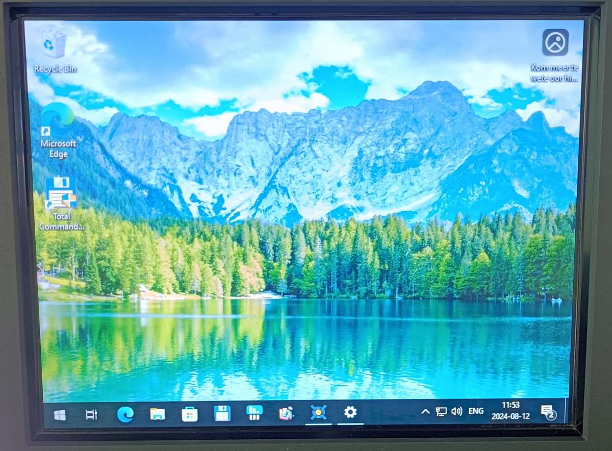 Toshiba 75hz SVGA LCD Monitor | 12" with VGA input | Power adapter included | VGA cable included