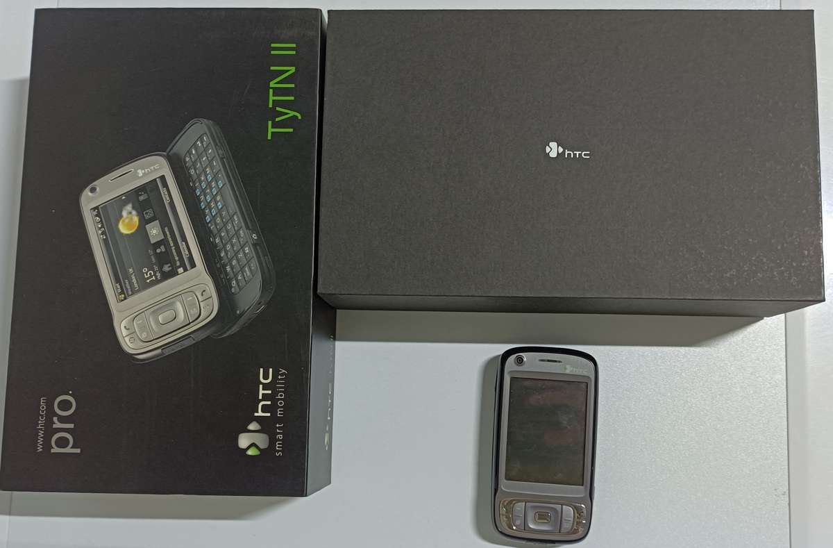 HTC Tytn II Pro | In original box with all accessories | NOTE : SCREEN STAYS WHITE