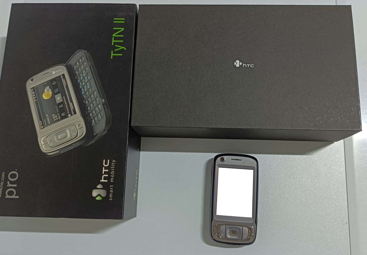 HTC Tytn II Pro | In original box with all accessories | NOTE : SCREEN STAYS WHITE