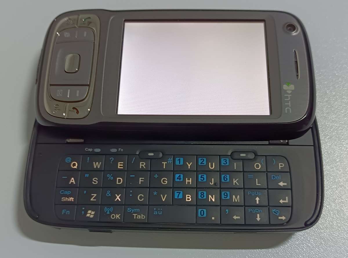 HTC Tytn II Pro | In original box with all accessories | NOTE : SCREEN STAYS WHITE