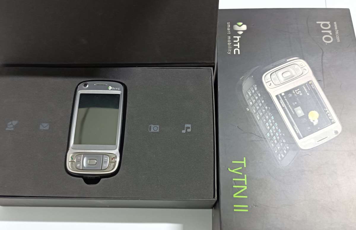 HTC Tytn II Pro | In original box with all accessories | NOTE : SCREEN STAYS WHITE