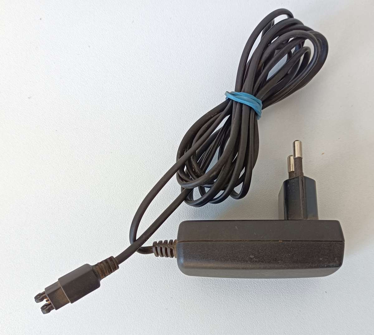 Ericsson GH688 GSM mobile phones | In box | Does not switch on