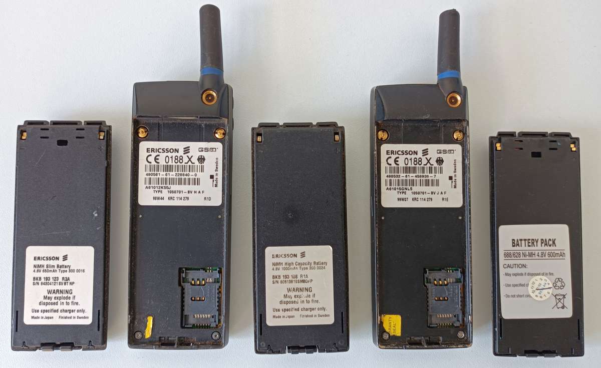 Ericsson GH688 GSM mobile phones | In box | Does not switch on