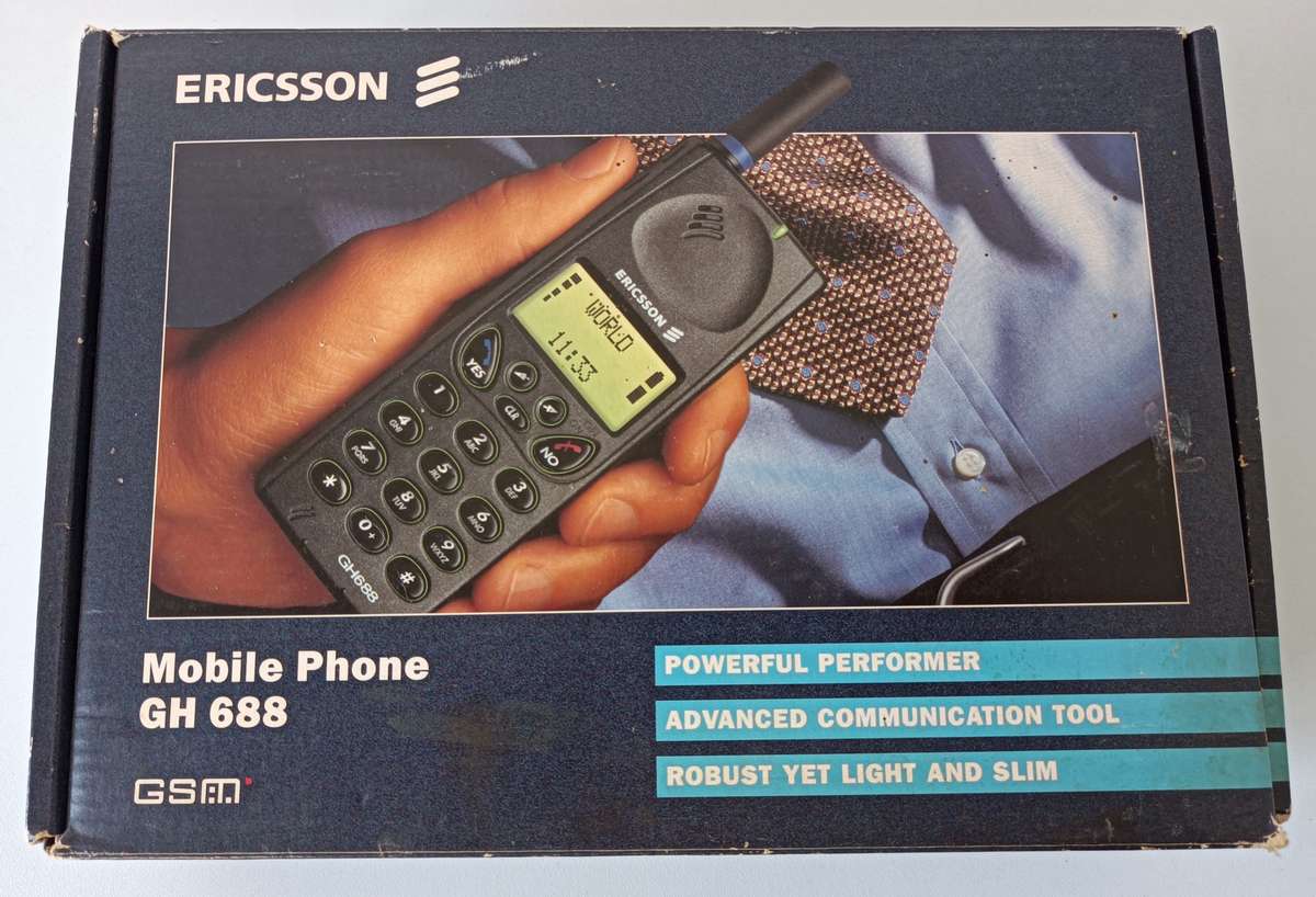 Ericsson GH688 GSM mobile phones | In box | Does not switch on