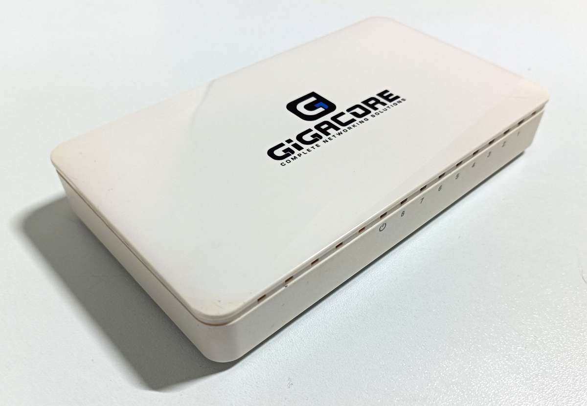 Gigacore 8-port network switch | USB powered