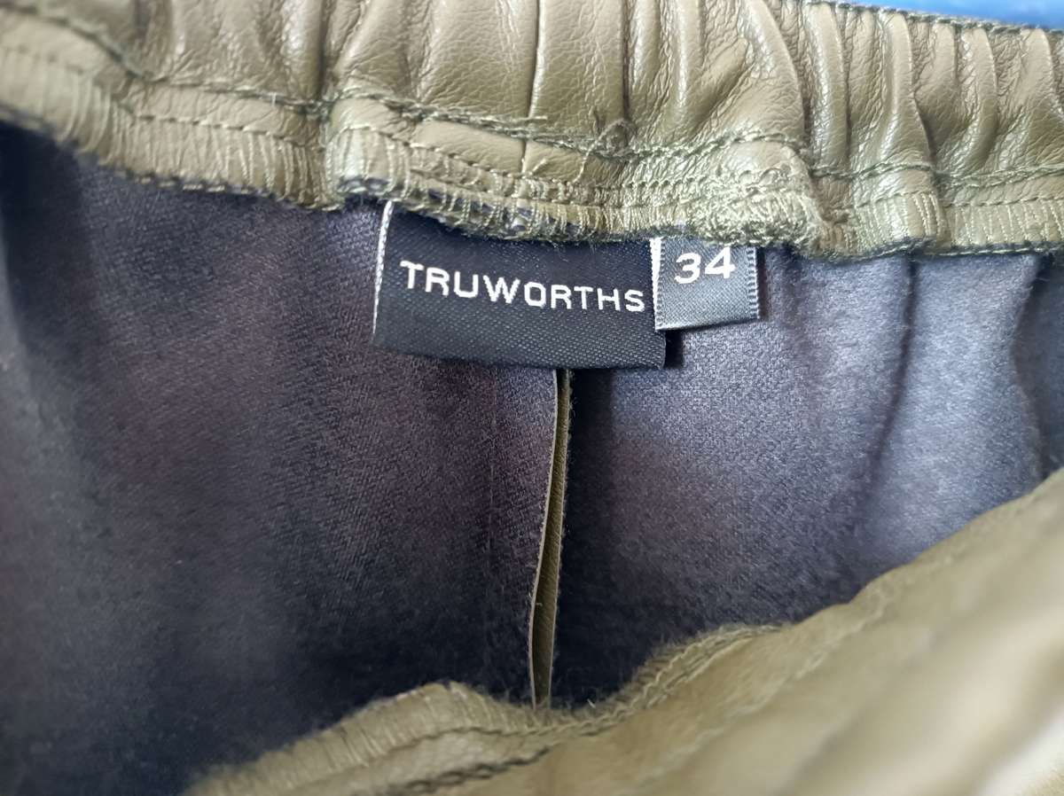 Truworths pleather cargo pants | Size 34 | Dark Green | Like New | Very comfy
