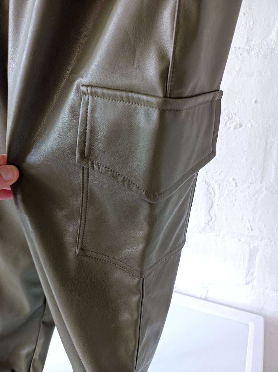 Truworths pleather cargo pants | Size 34 | Dark Green | Like New | Very comfy