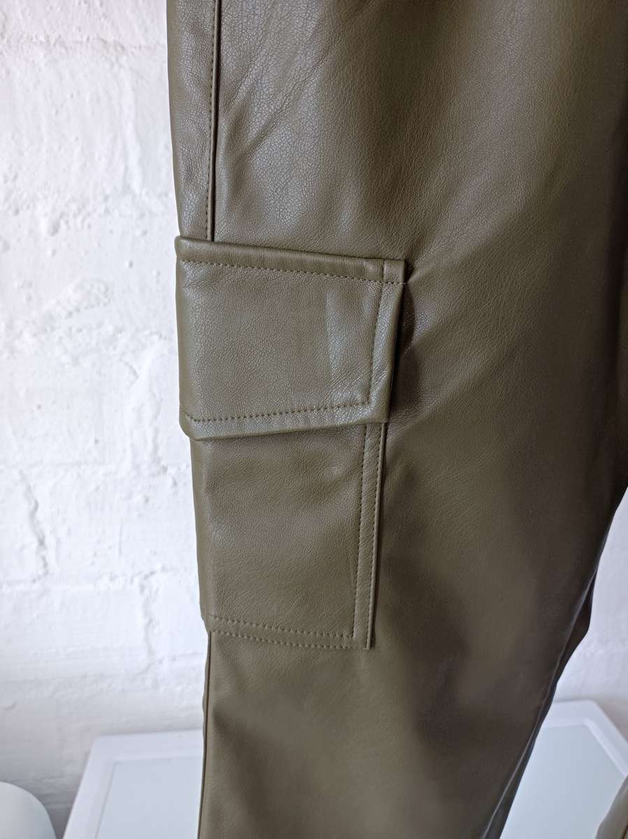 Truworths pleather cargo pants | Size 34 | Dark Green | Like New | Very comfy